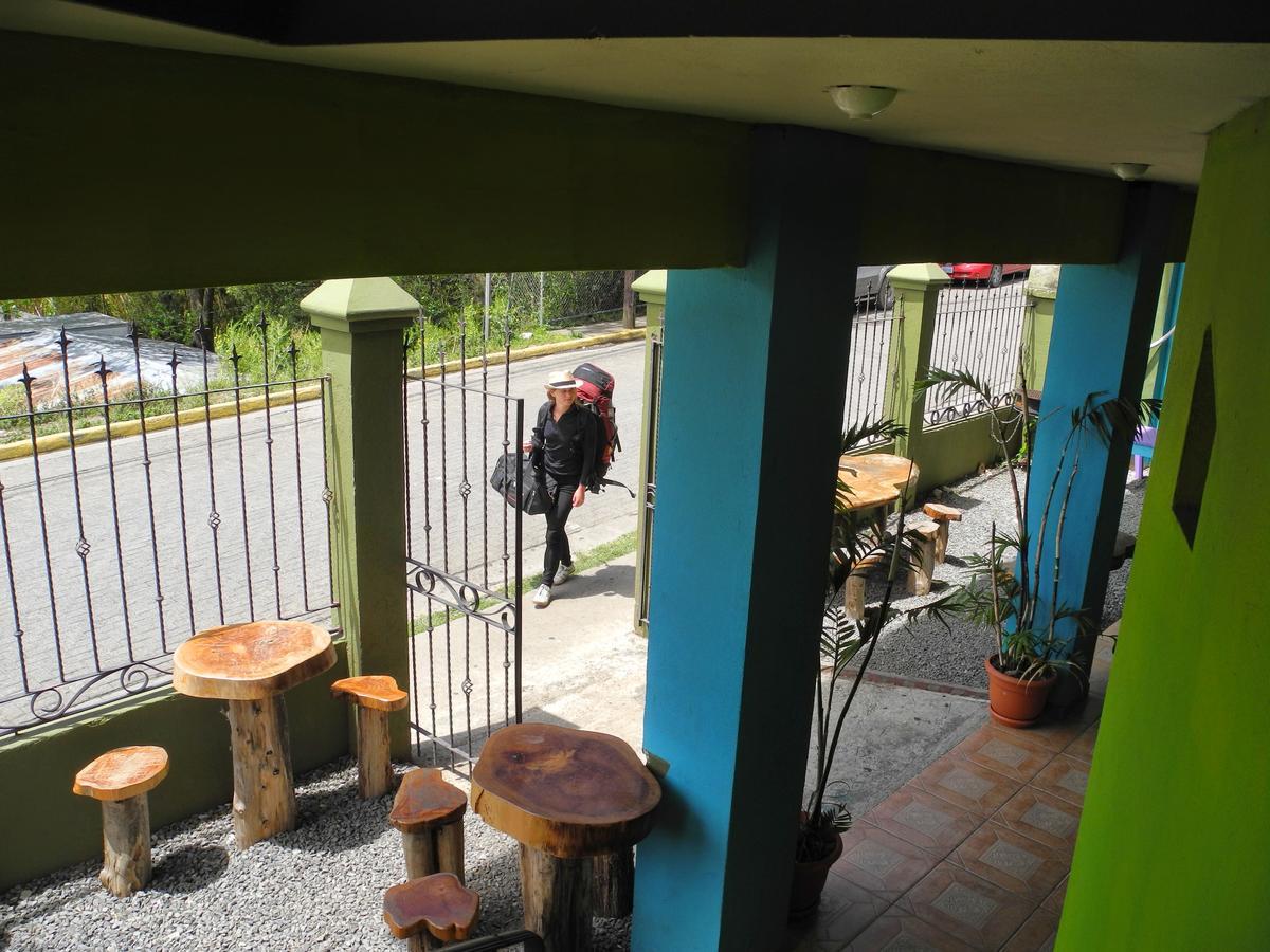 Sleepers Sleep Cheaper Hostel Monteverde Exterior photo